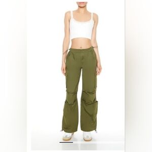NWT FOREVER 21 NWT Green Woman XS Balloon Pant